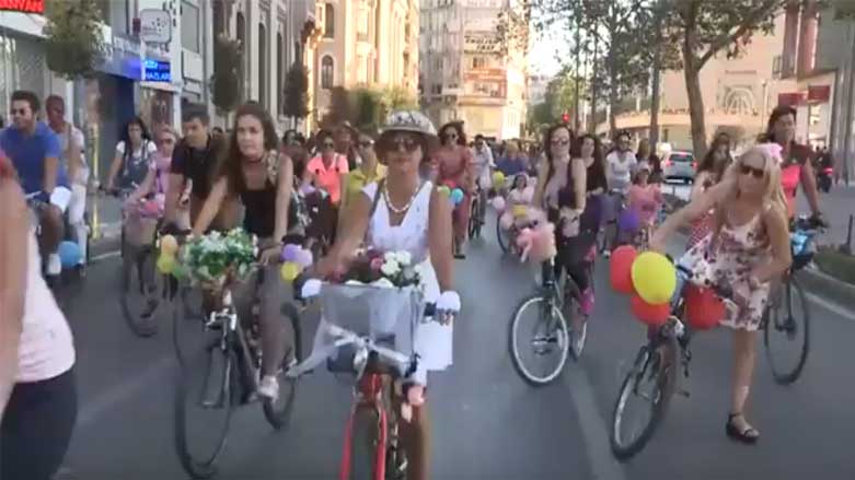Jinên bi xeml û xêz pedal badan